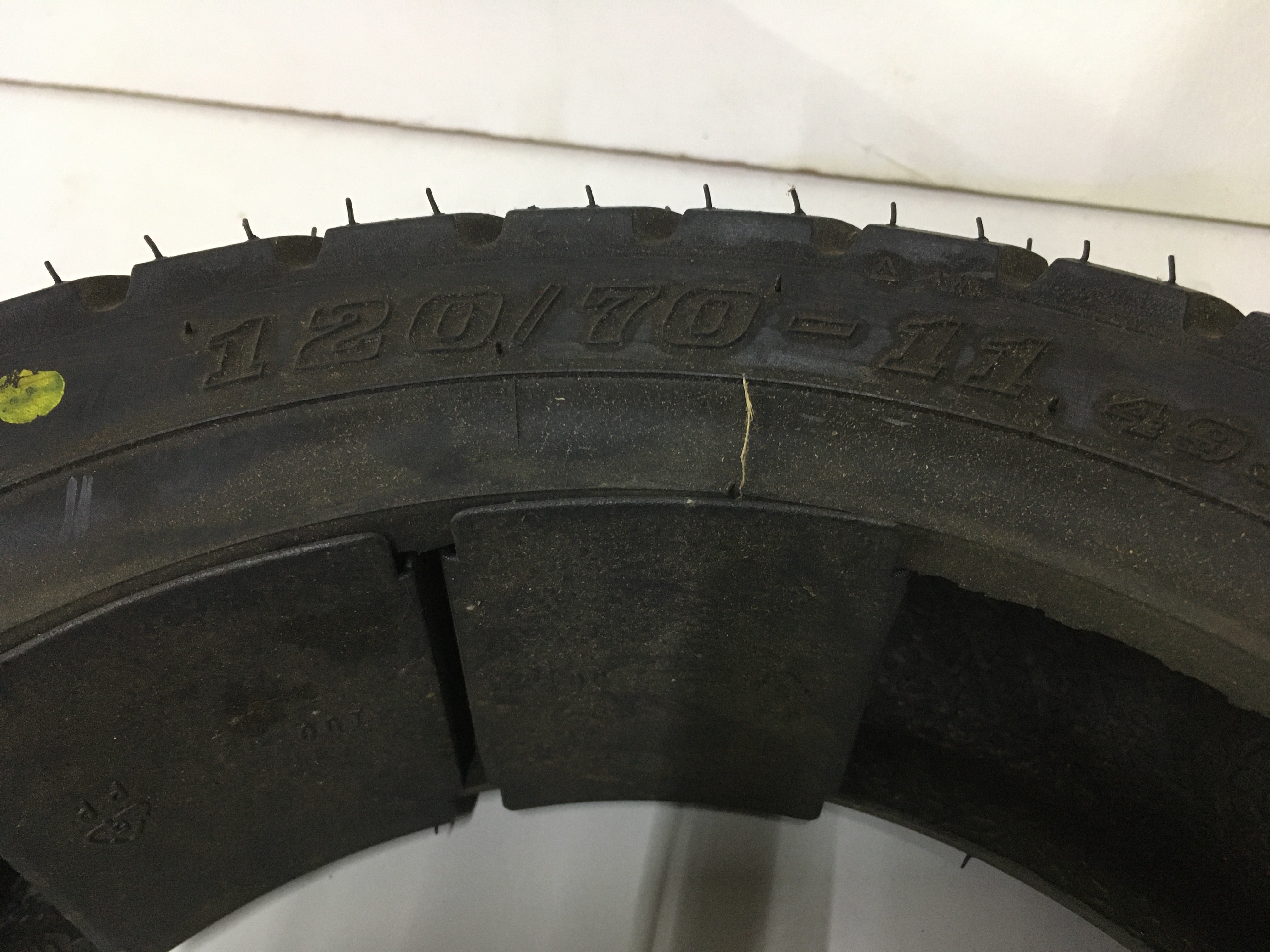 Buitenband 120/70-11 merk Duro