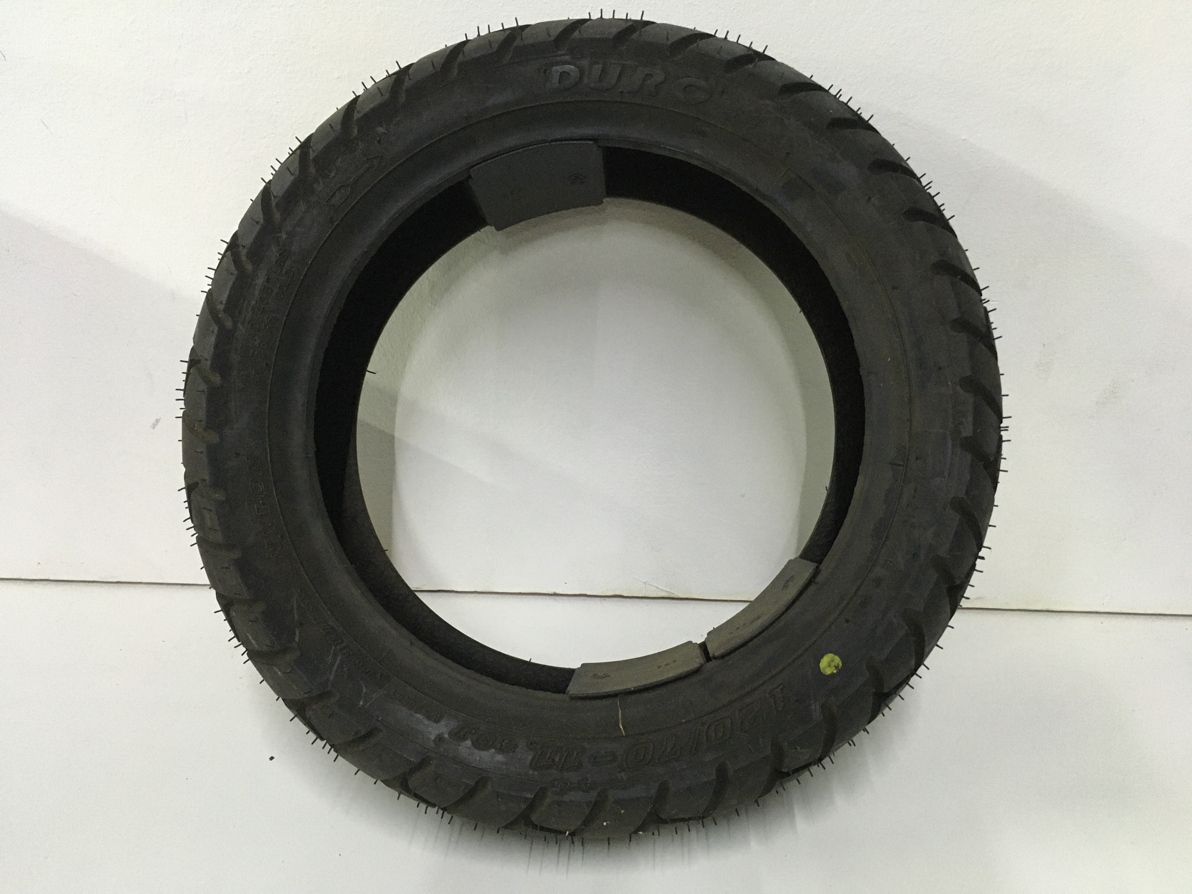 Buitenband 120/70-11 merk Duro