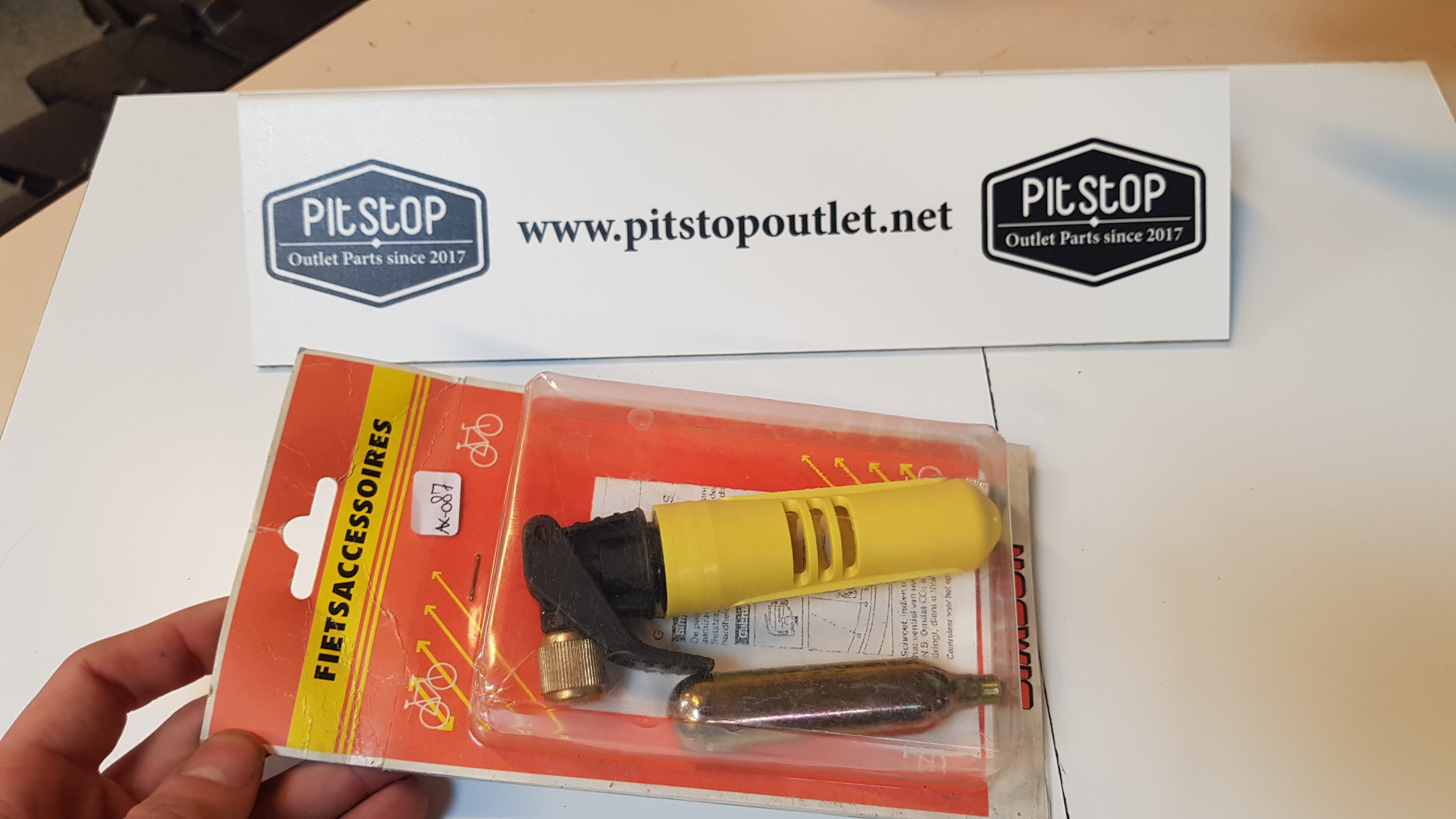 Pannepomp met Co2 patroon