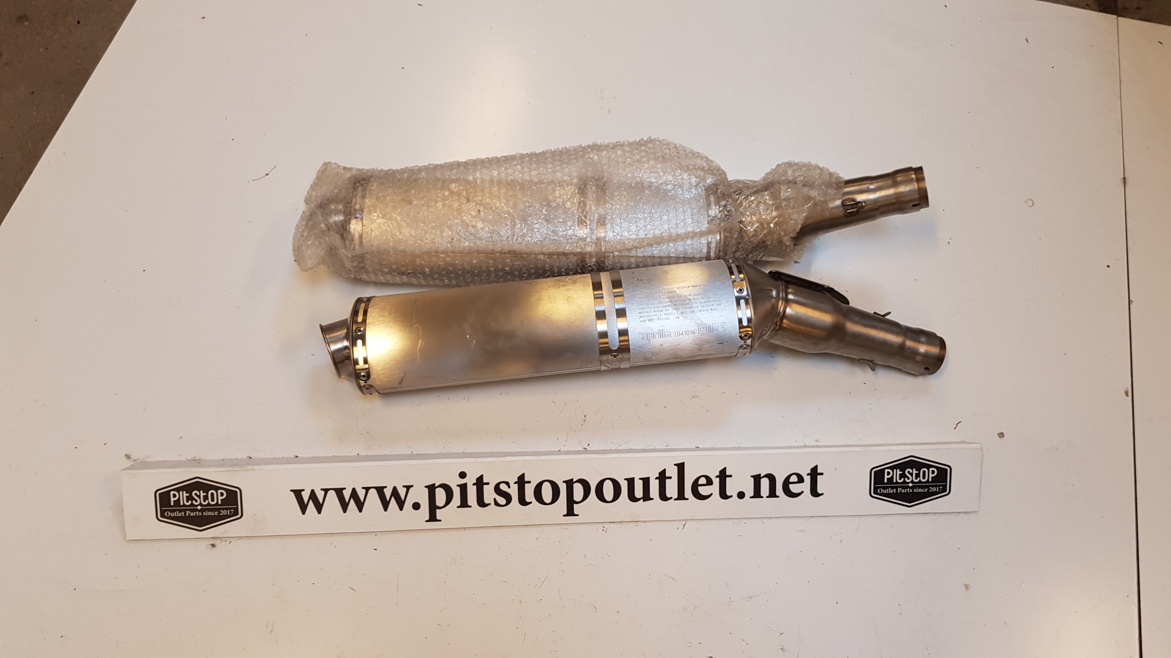 Aprilia RSV 1000 R Uitlaten