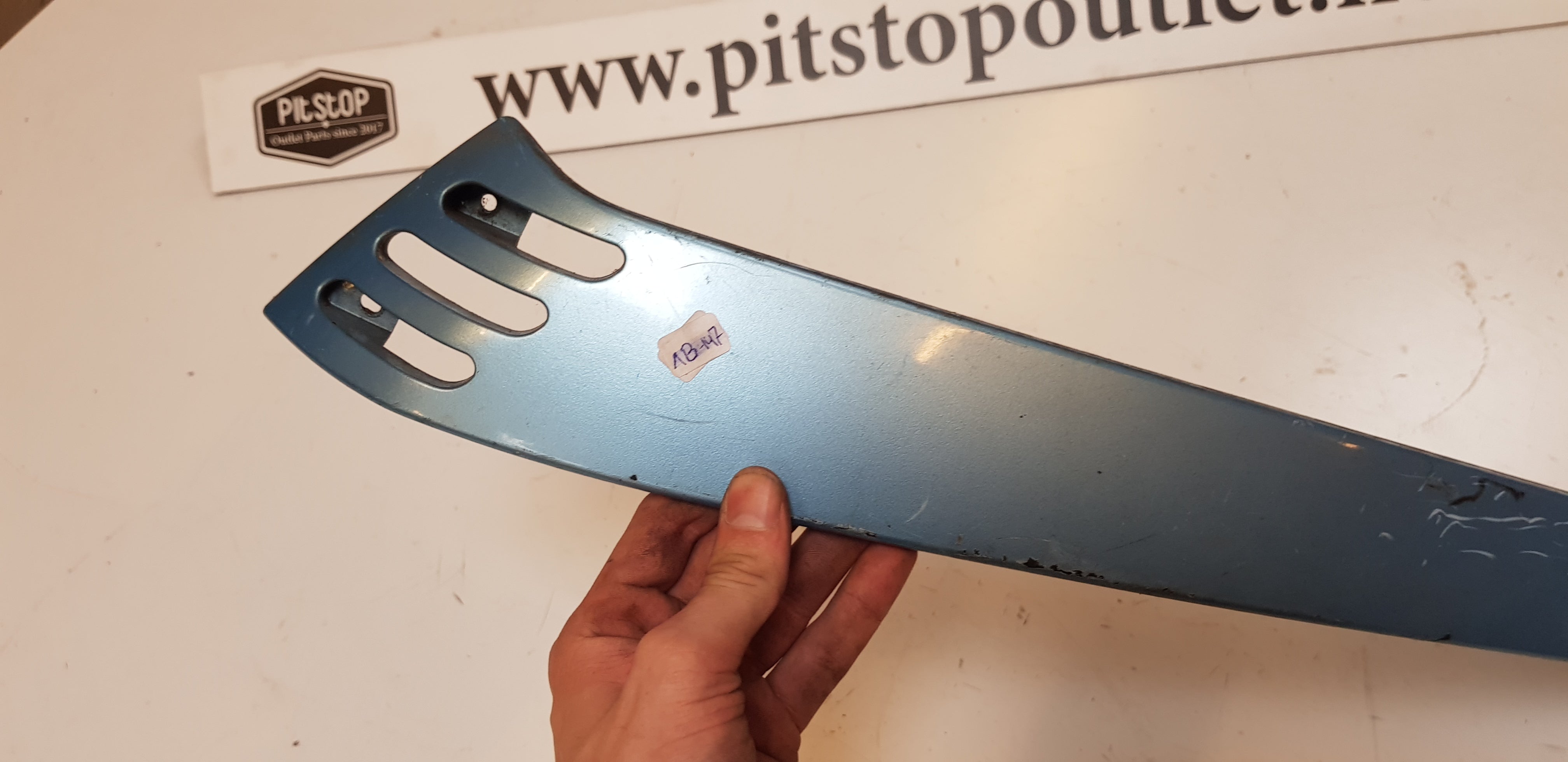 Rechter Zijskirt (Schade)