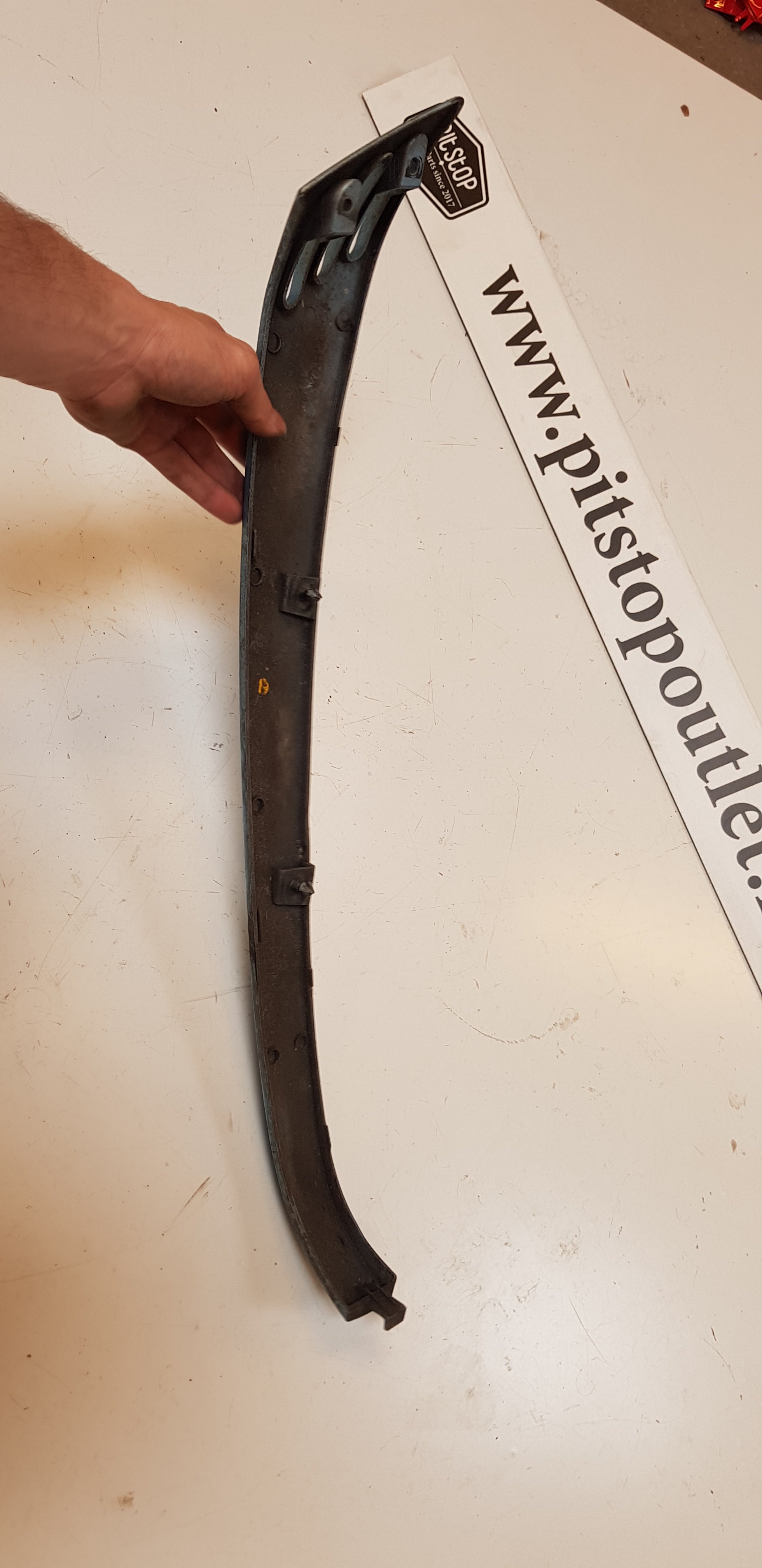 Rechter Zijskirt (Schade)