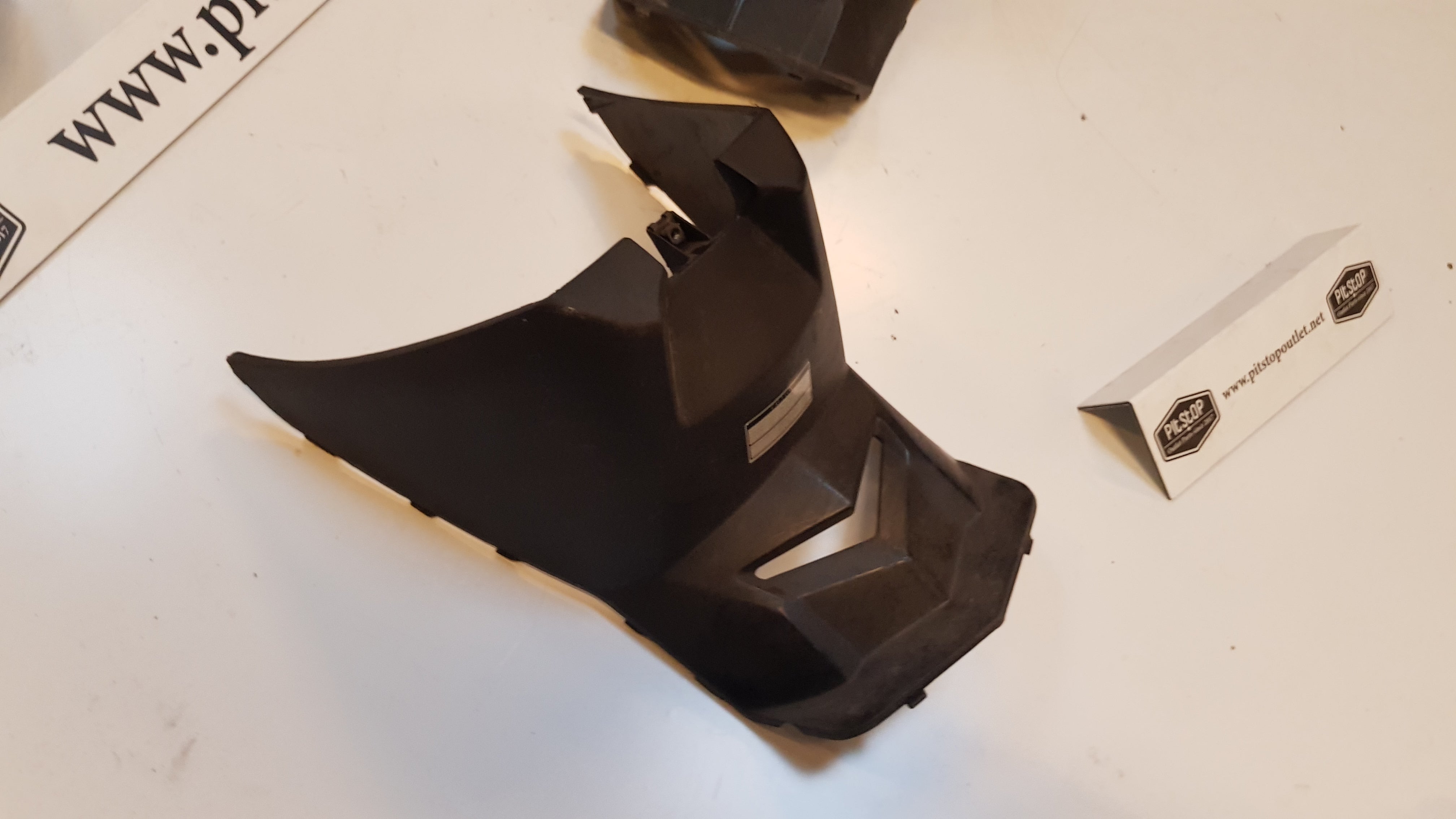 Zadelkap (Zwart)