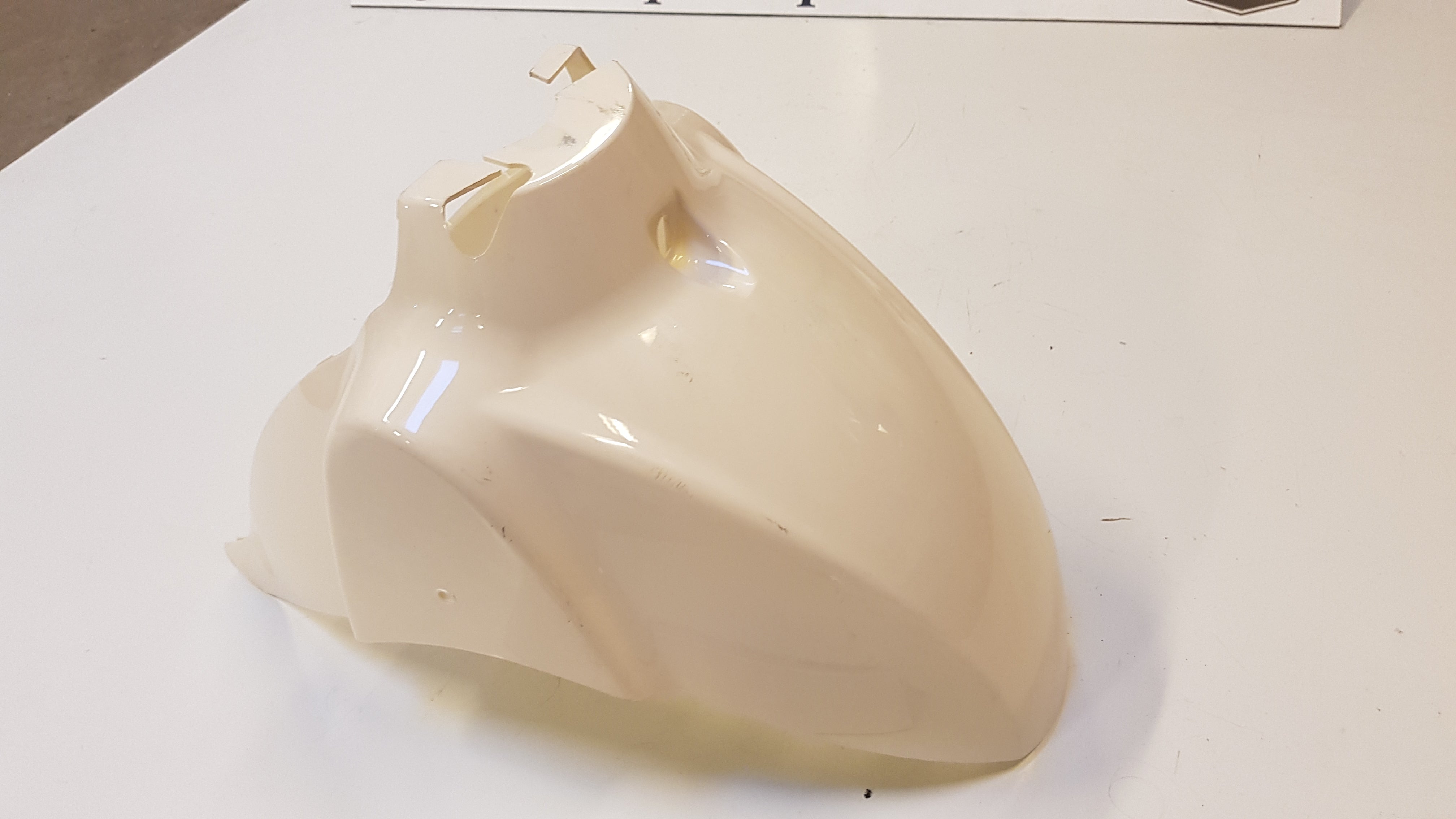 Voorspatbord (Creme-Wit)