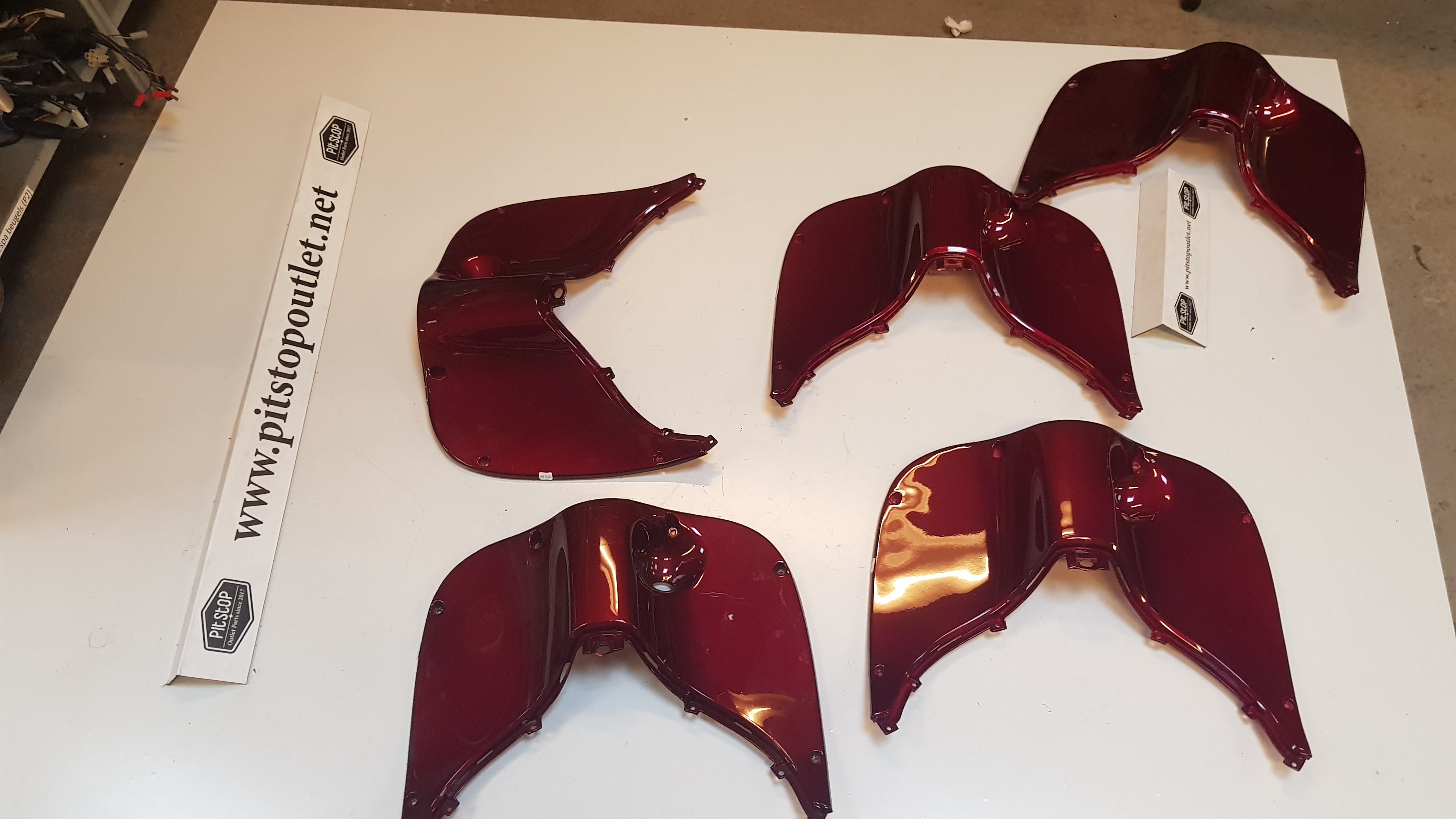 Beenschild (Bordeaux Rood)