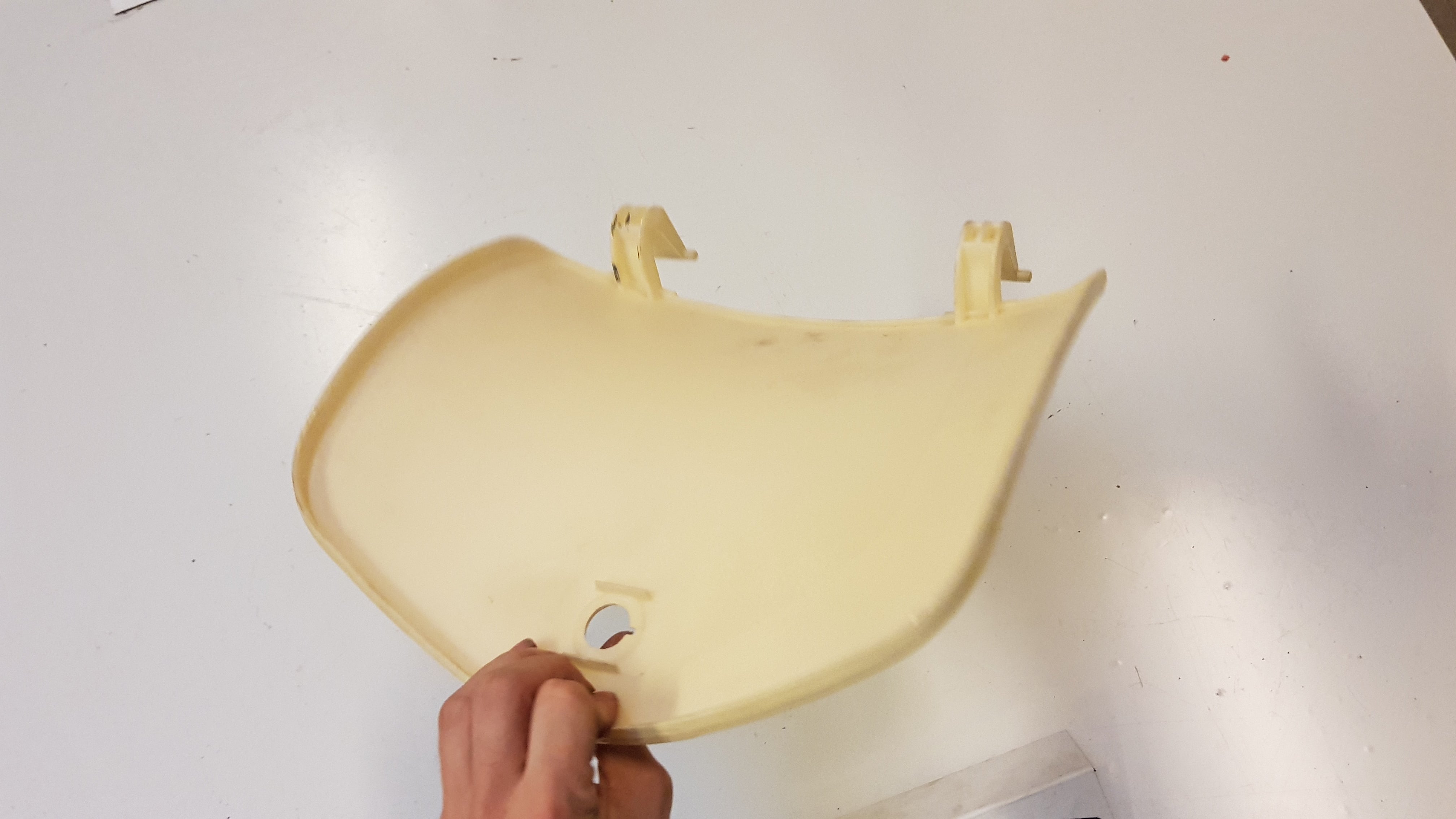 Beenschild Klep (Creme)