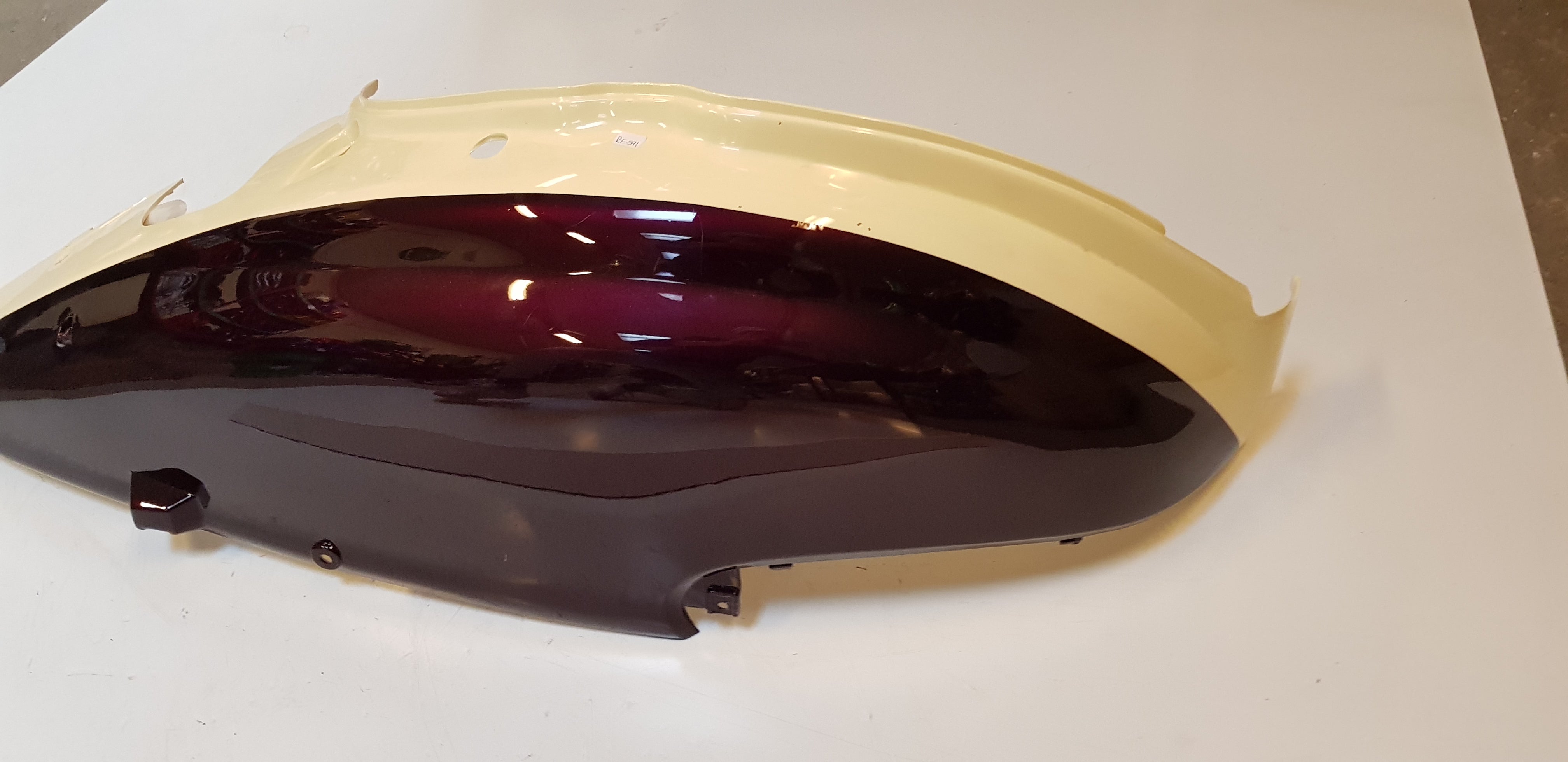 Rechter Zijkap (Aubergine+Creme)