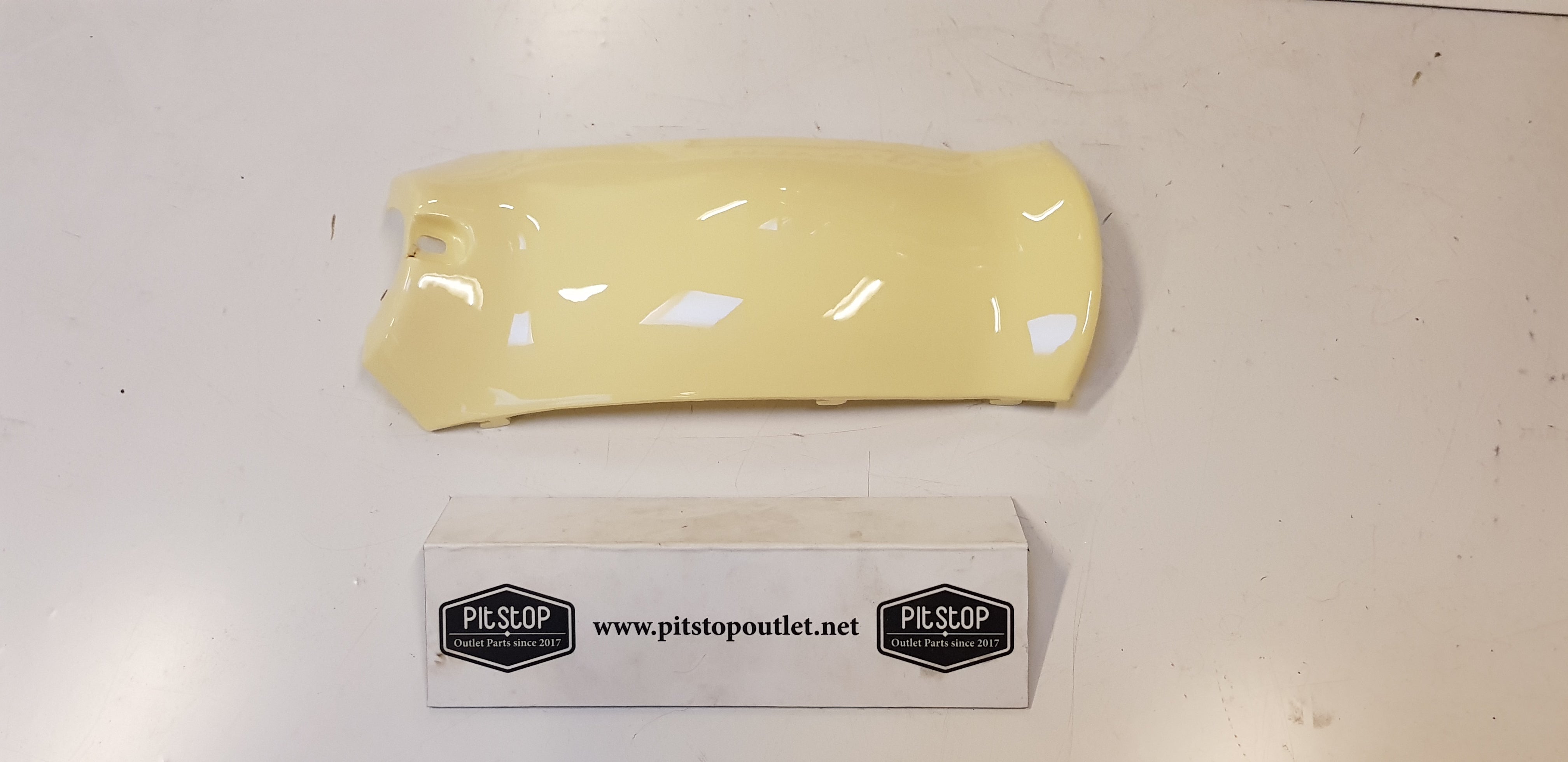 Achterstuk Voorspatbord (Creme)