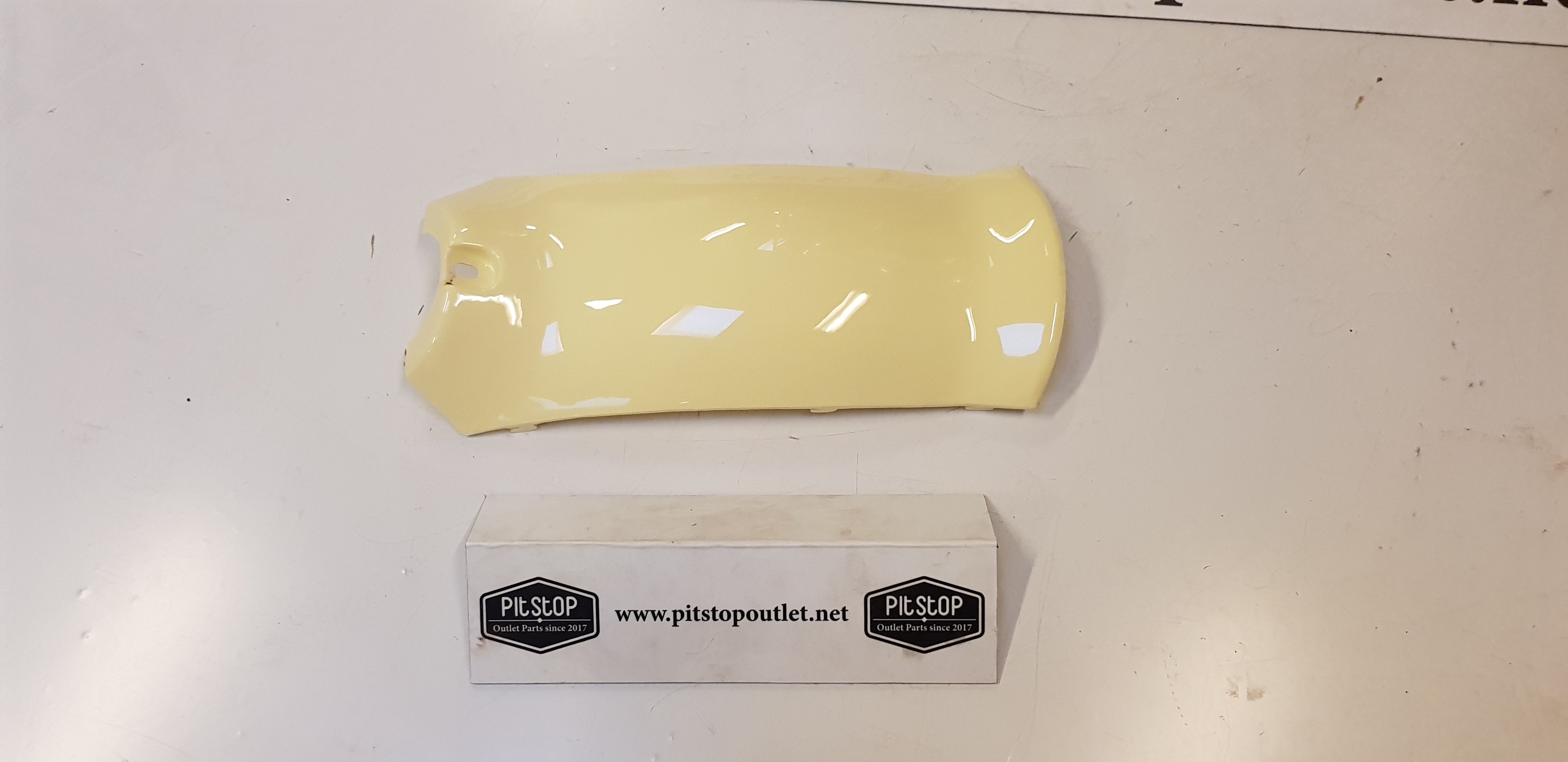 Achterstuk Voorspatbord (Creme)