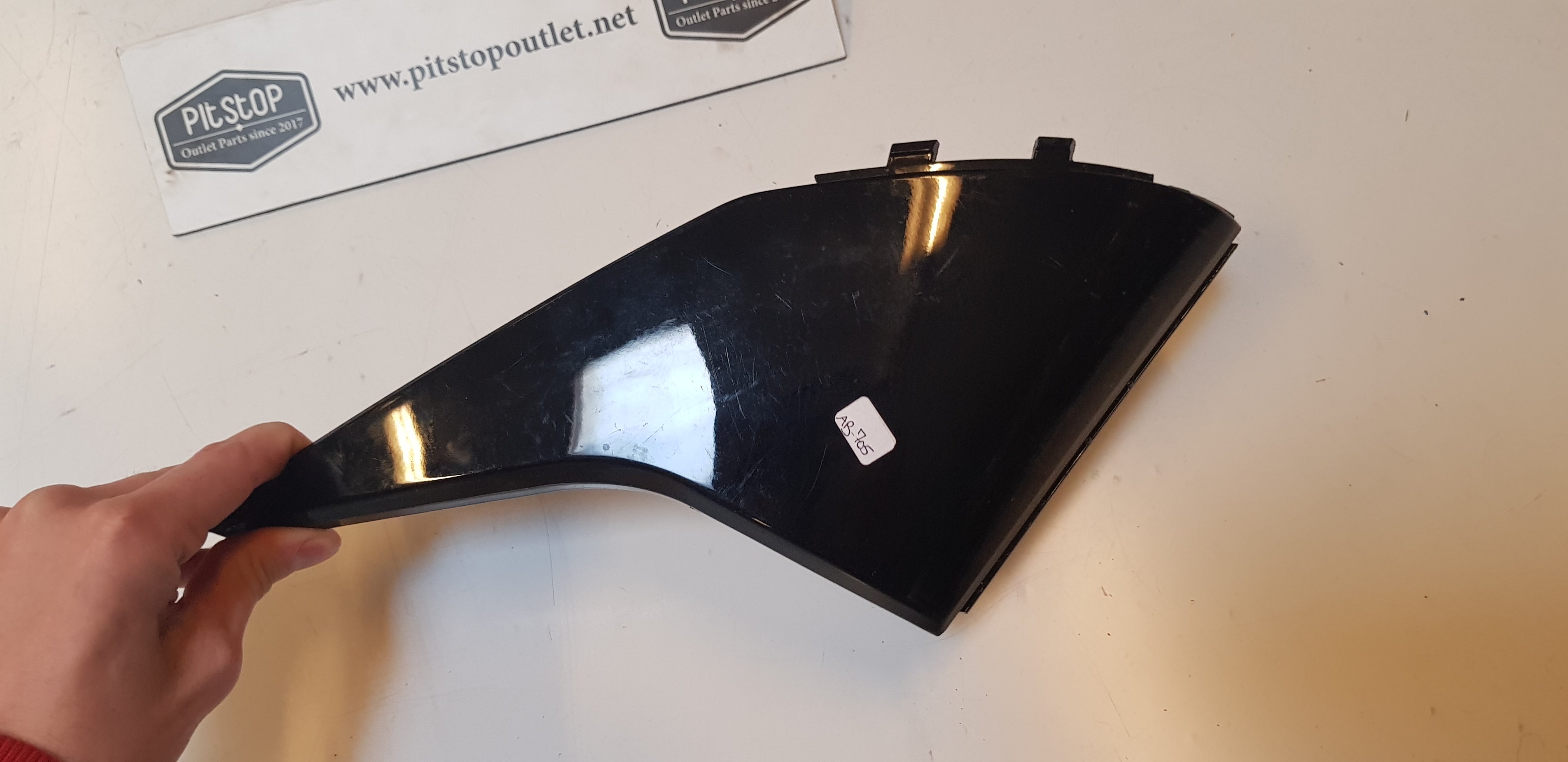 Linker Zijkapje (Zwart)