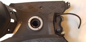 Benzinetank + Voetkap (Zwart)