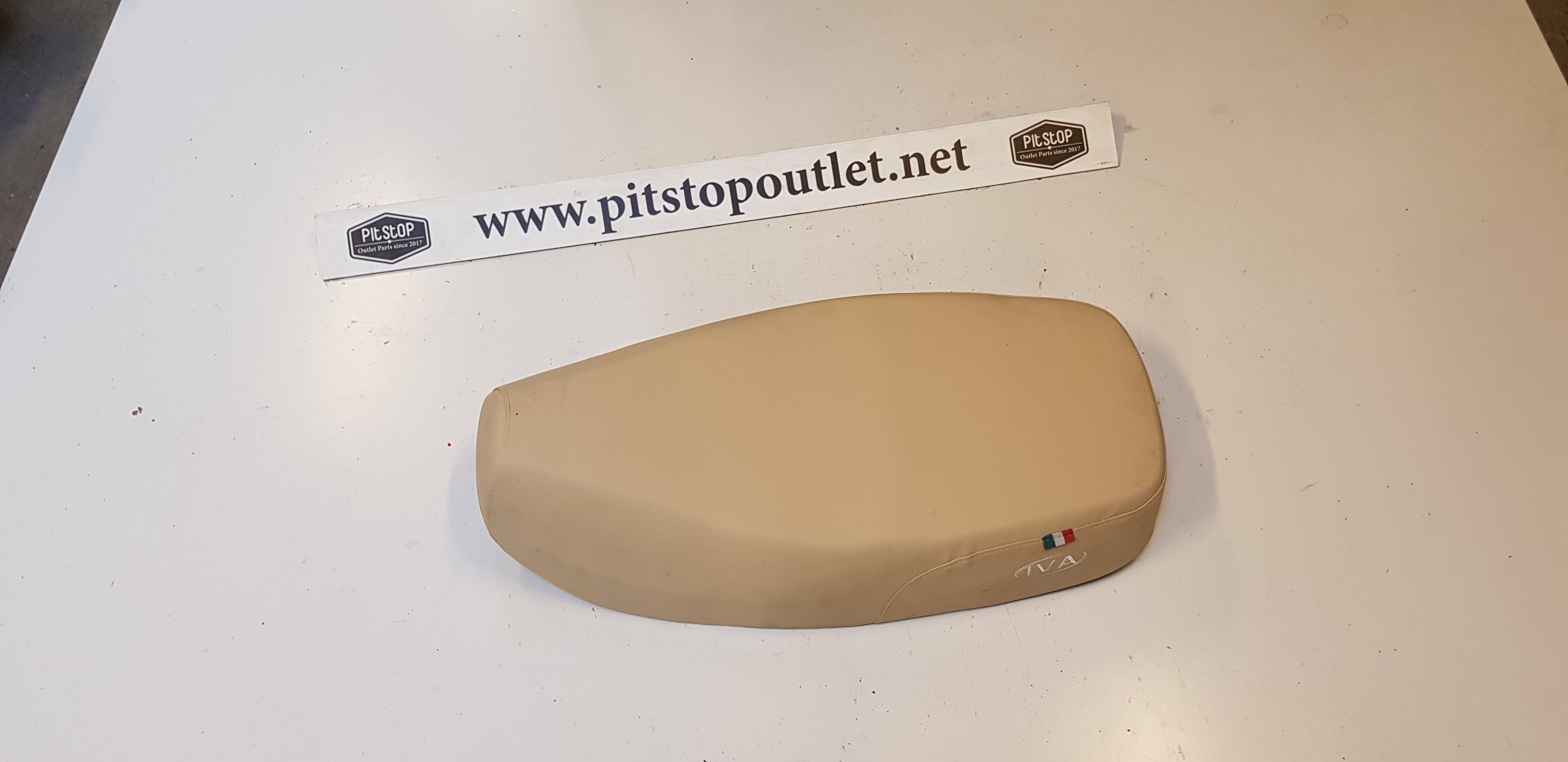 Zadel (Beige/Creme)