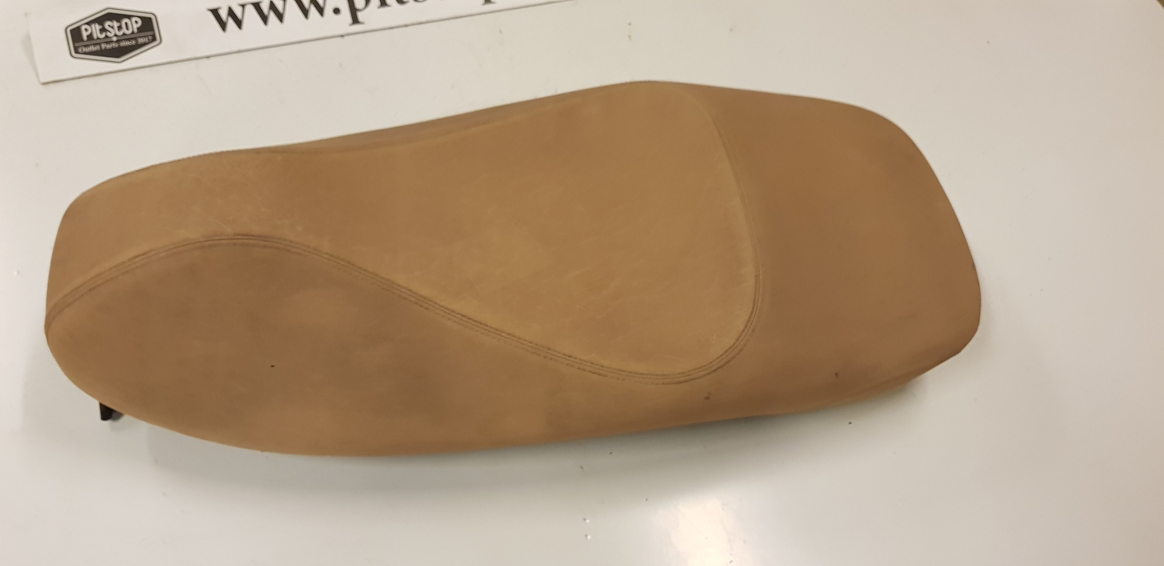 Zadel (Beige-achtig)