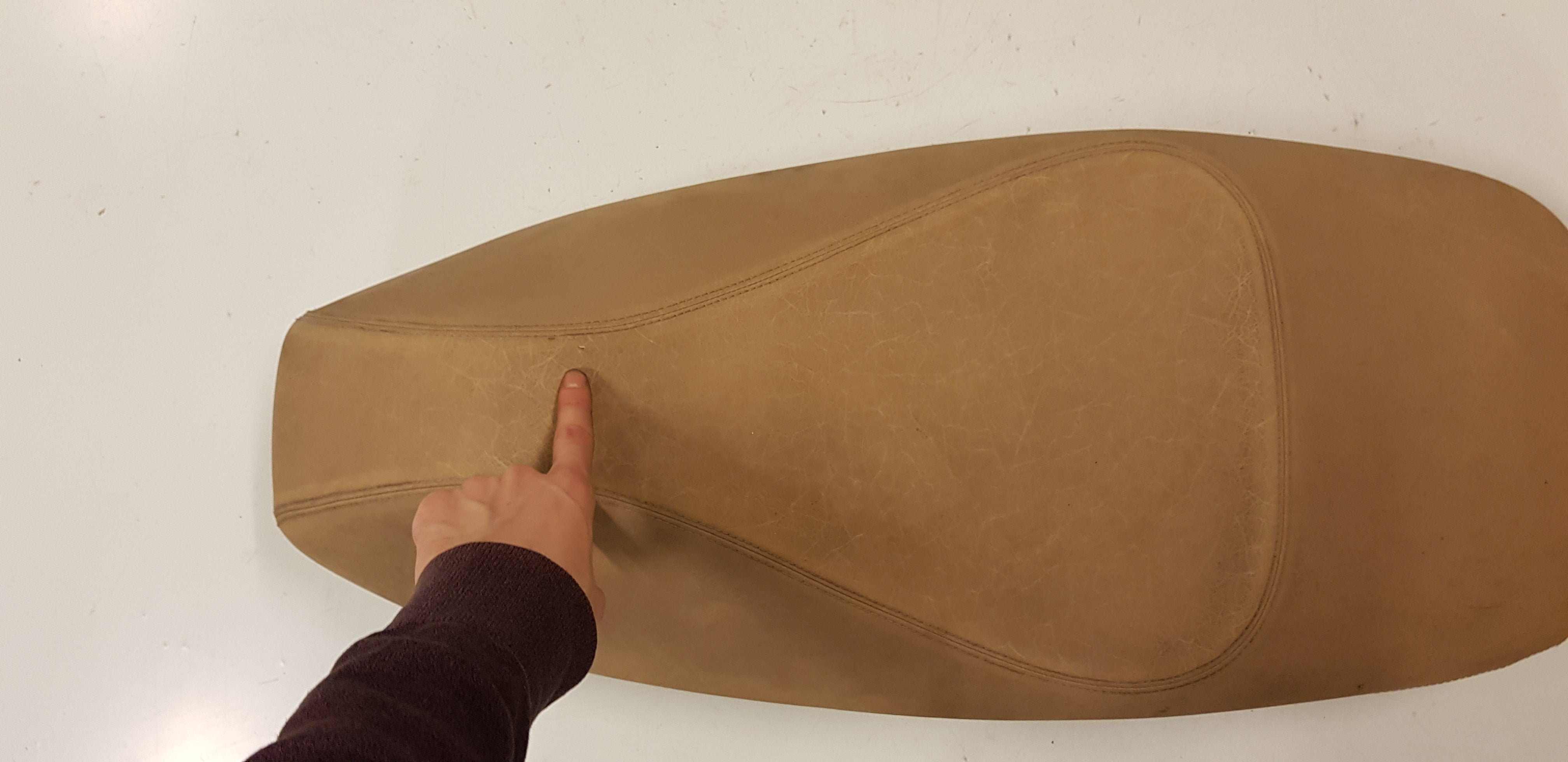 Zadel (Beige-achtig)