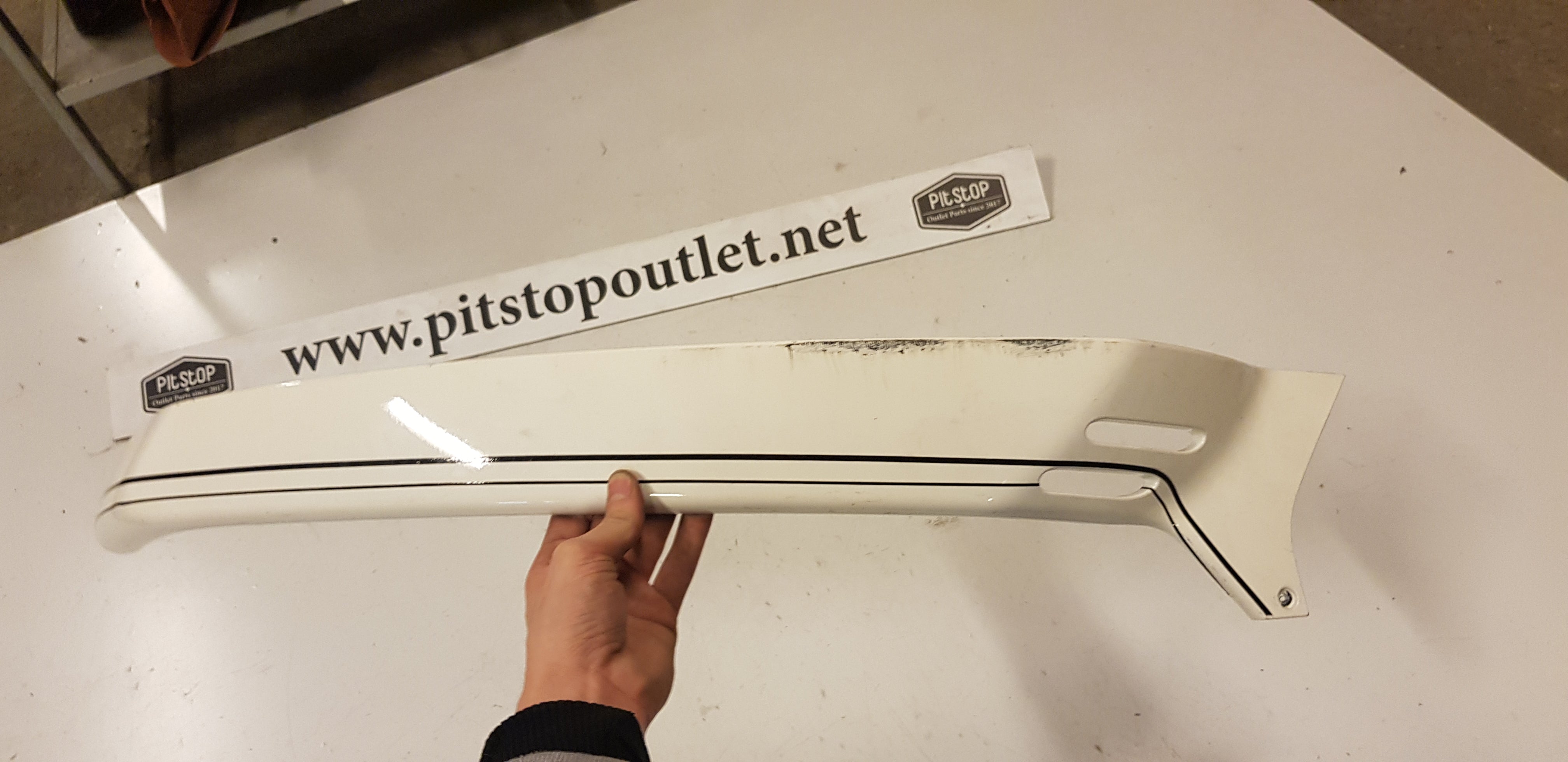 Rechter Zijskirt (Schade)