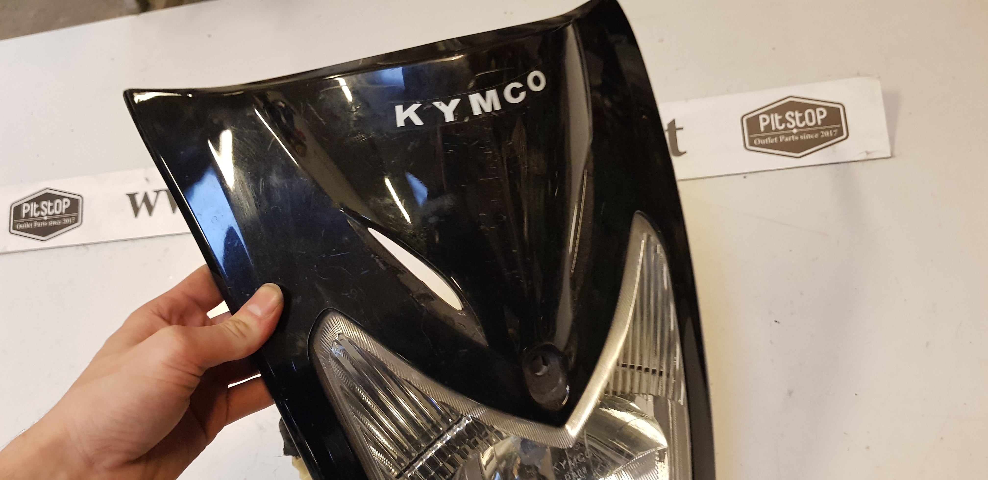Koplamp + Voorkap (Zwart)