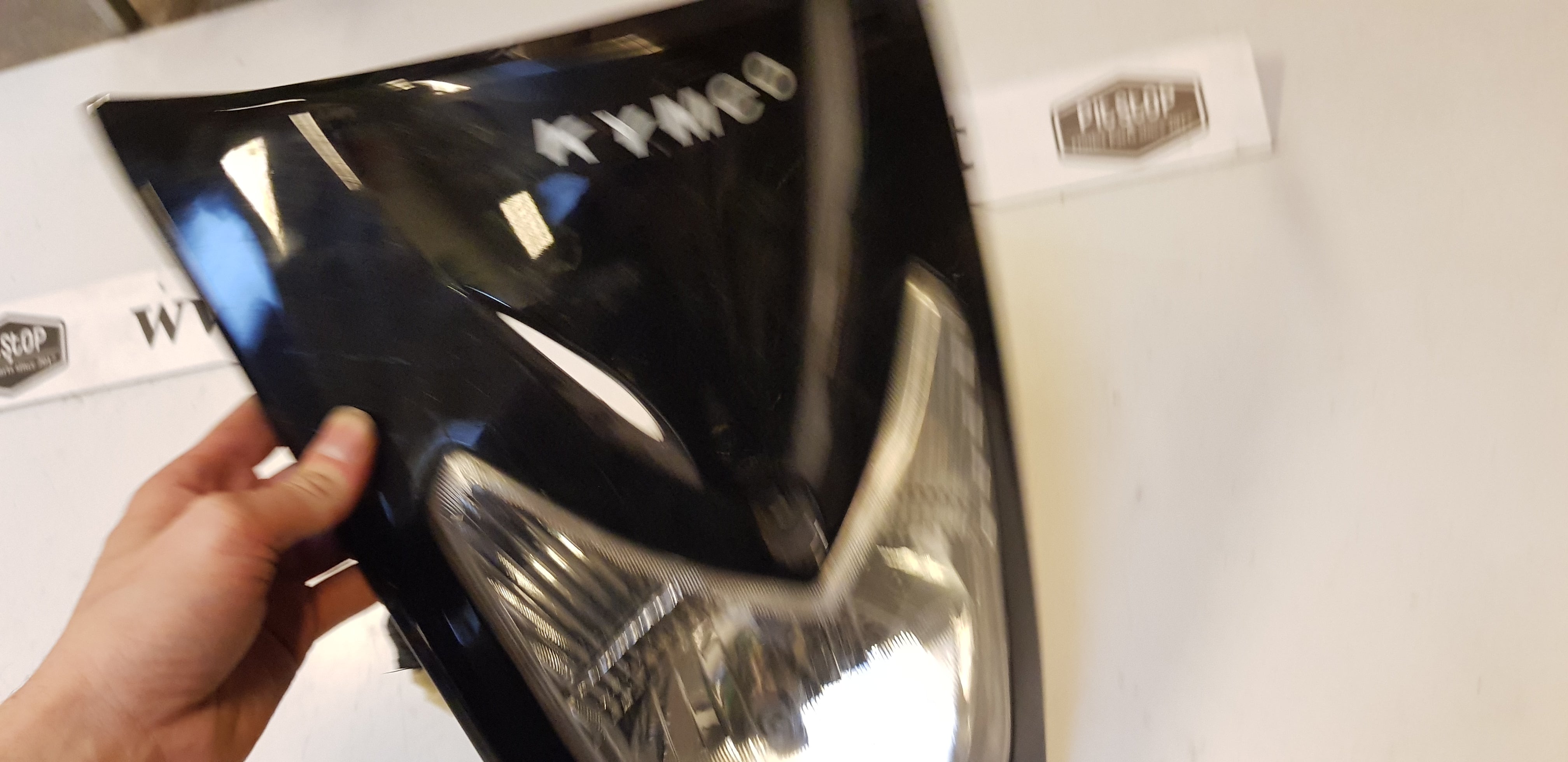 Koplamp + Voorkap (Zwart)