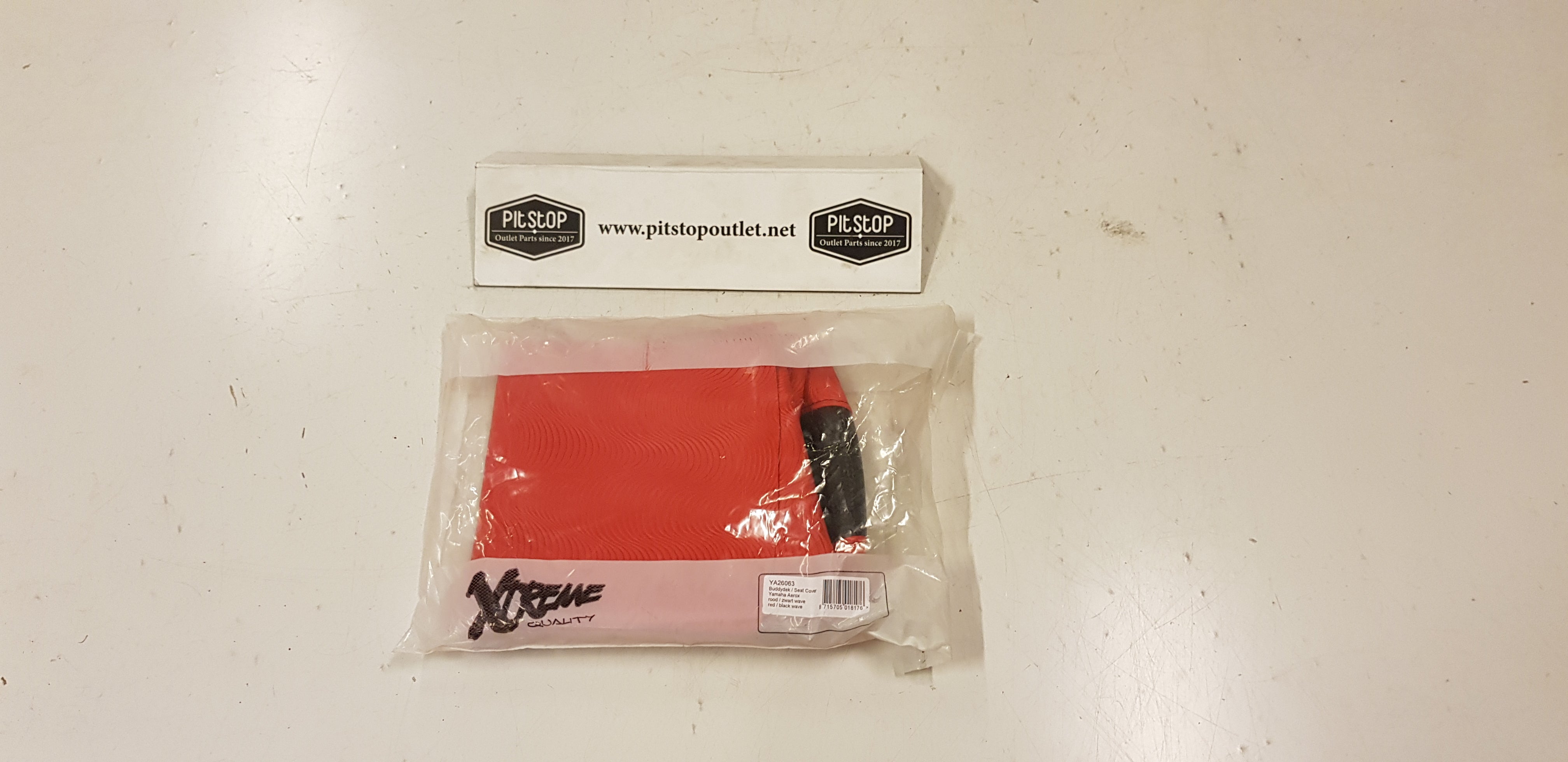 Zadel Cover (Rood+Zwart)